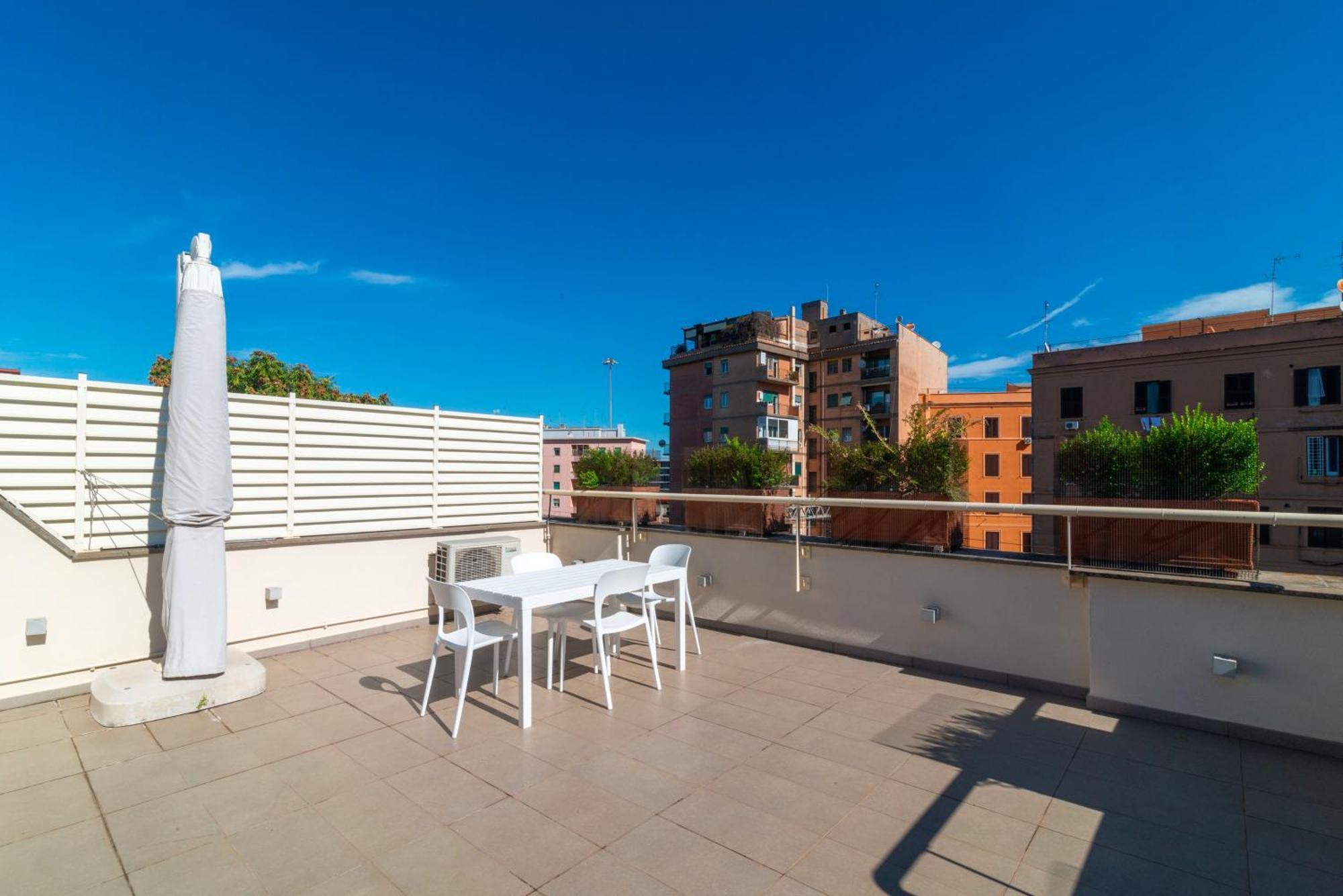 Loft Porta Maggiore Apartment *