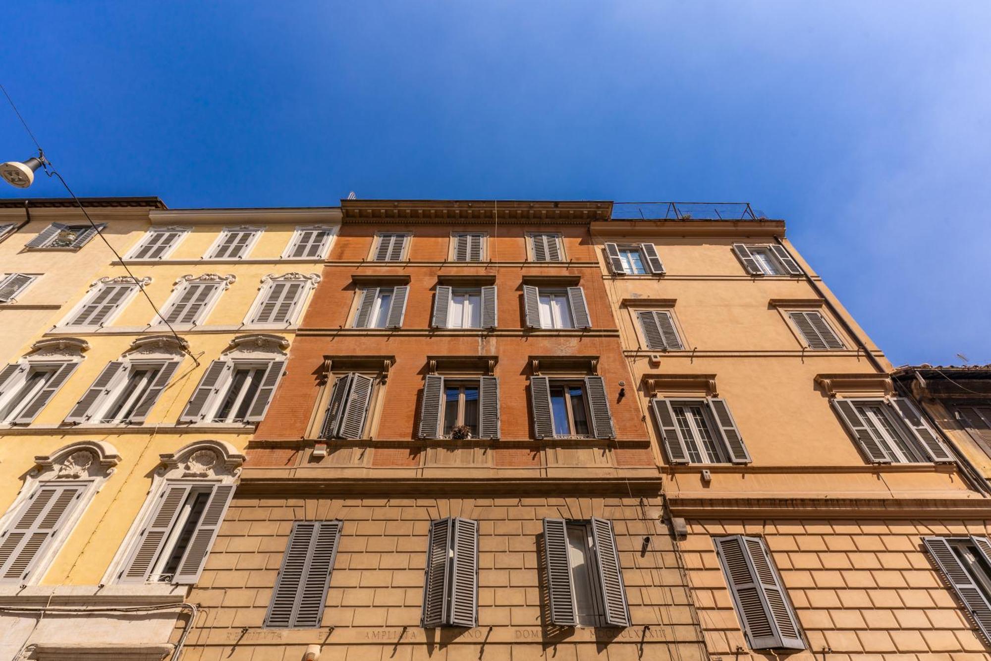 Stylish Flat Near Colosseum Rome