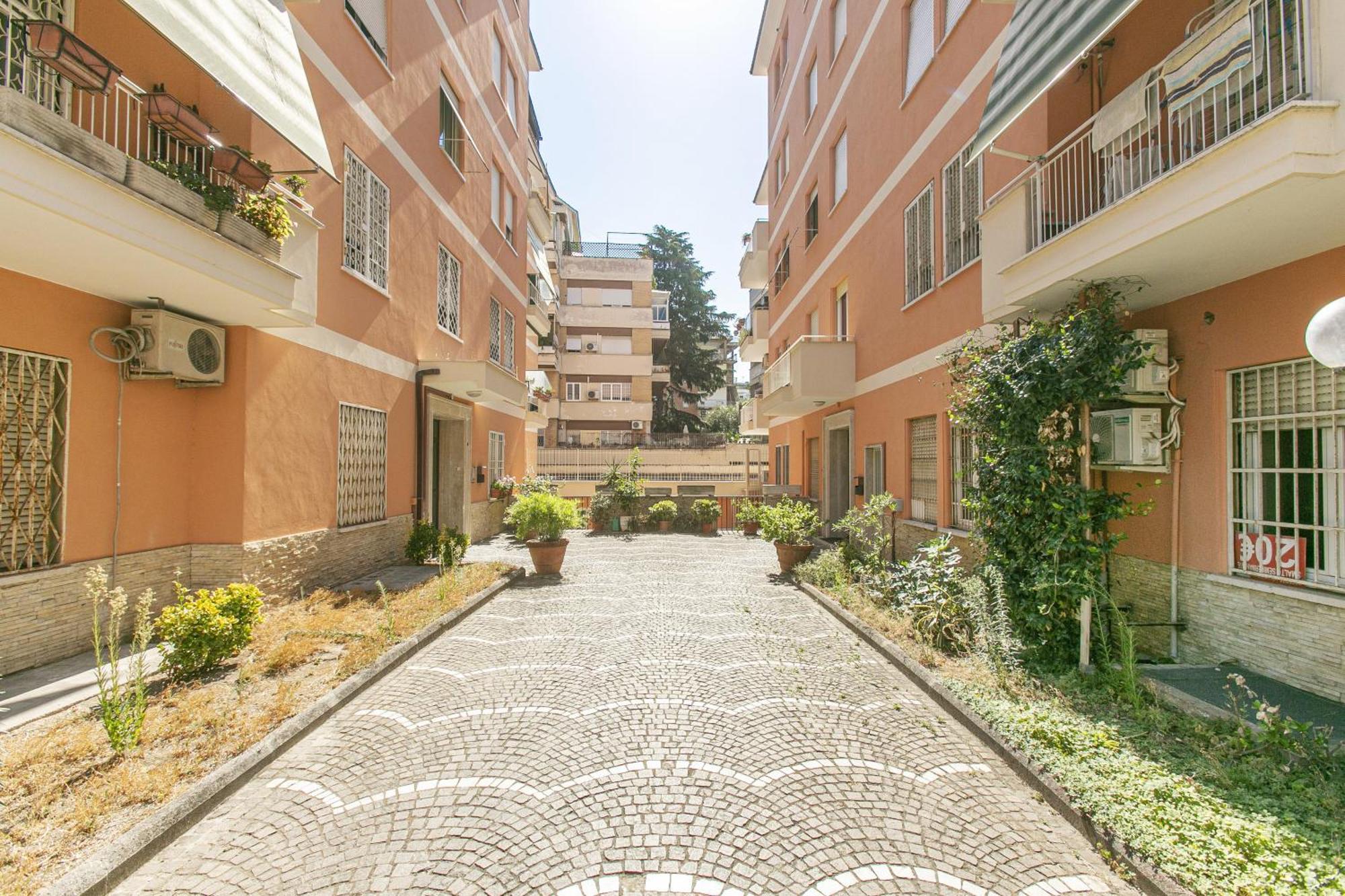 Moderno Vicino La Metropolitana A Cornelia Appartement Rome