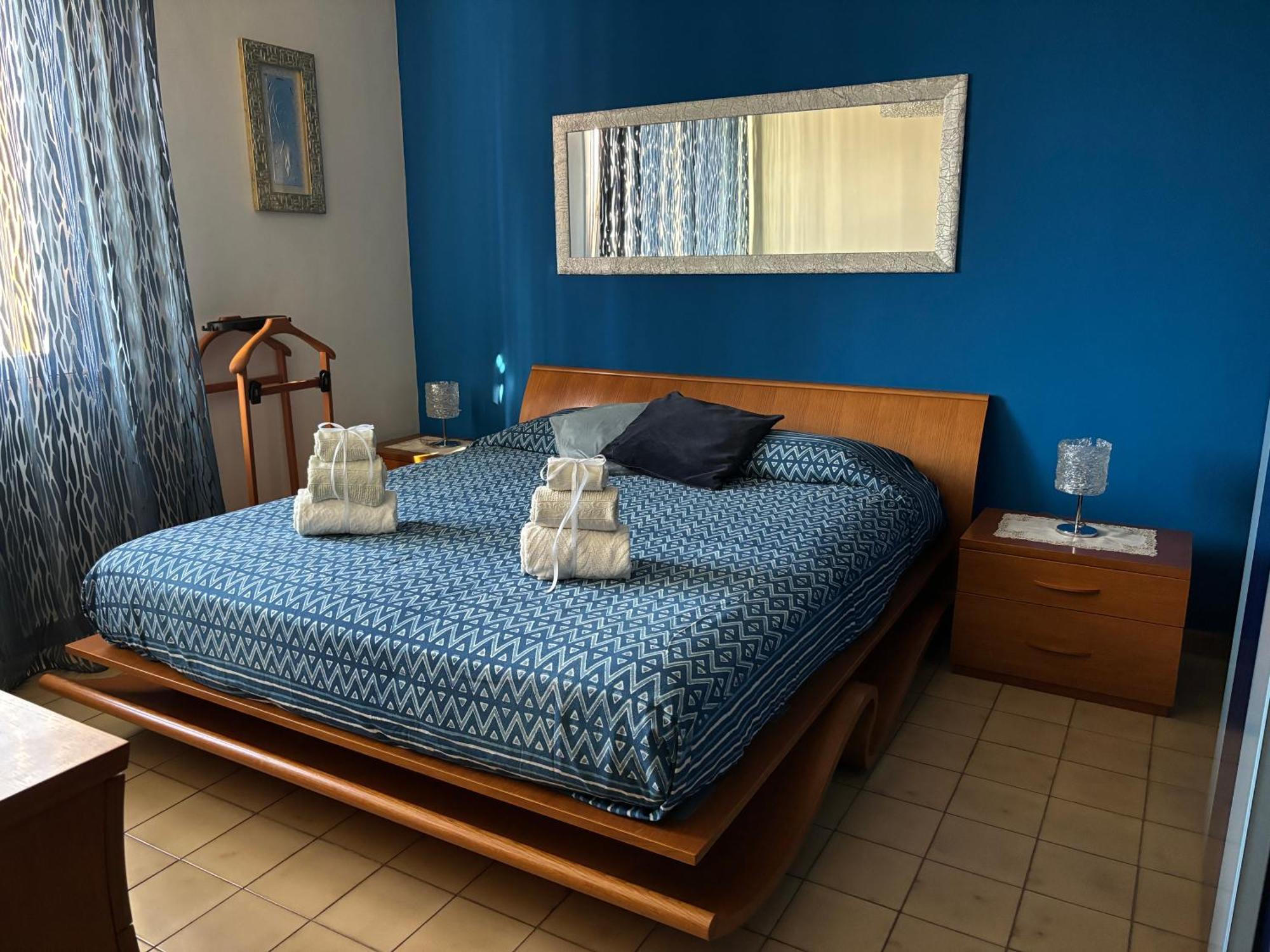 Grelly's House - In - 50 Meters From The Metro Apartment *