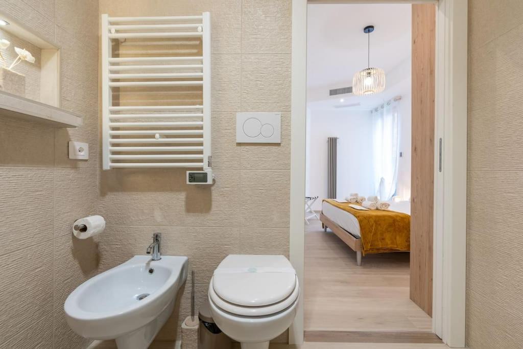 Metro A 1 Min - Casa Elegante - 3 Bagni En Apartment *