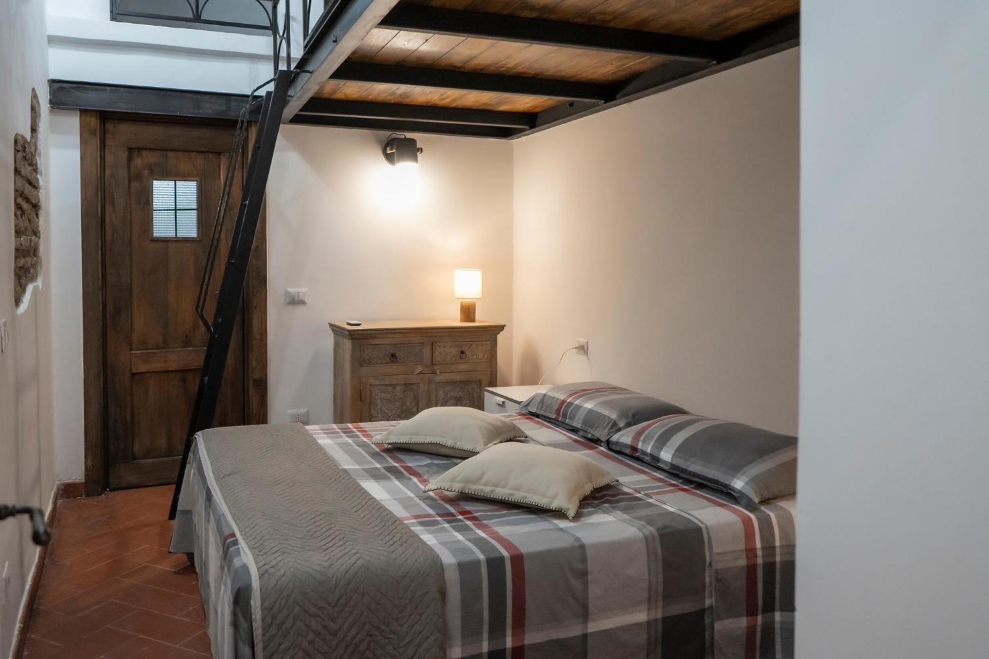 Domus Superior Capocci - Colosseum - Rione Monti Apartment