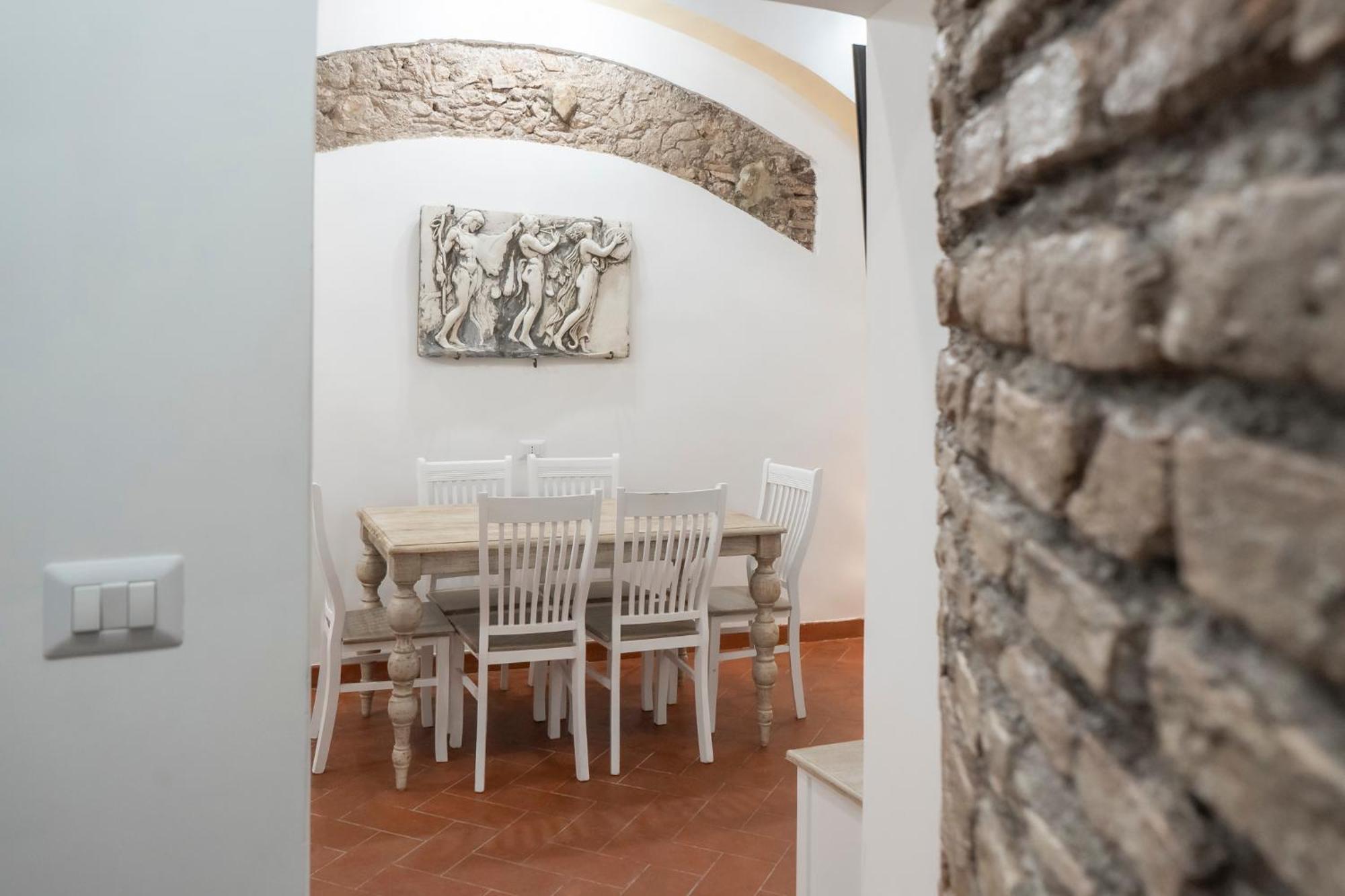 Apartment Domus Superior Capocci - Colosseum - Rione Monti Rome