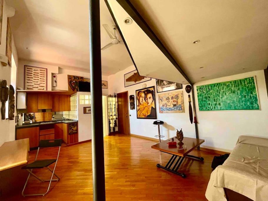 Our Arty Flat In Monti Rome