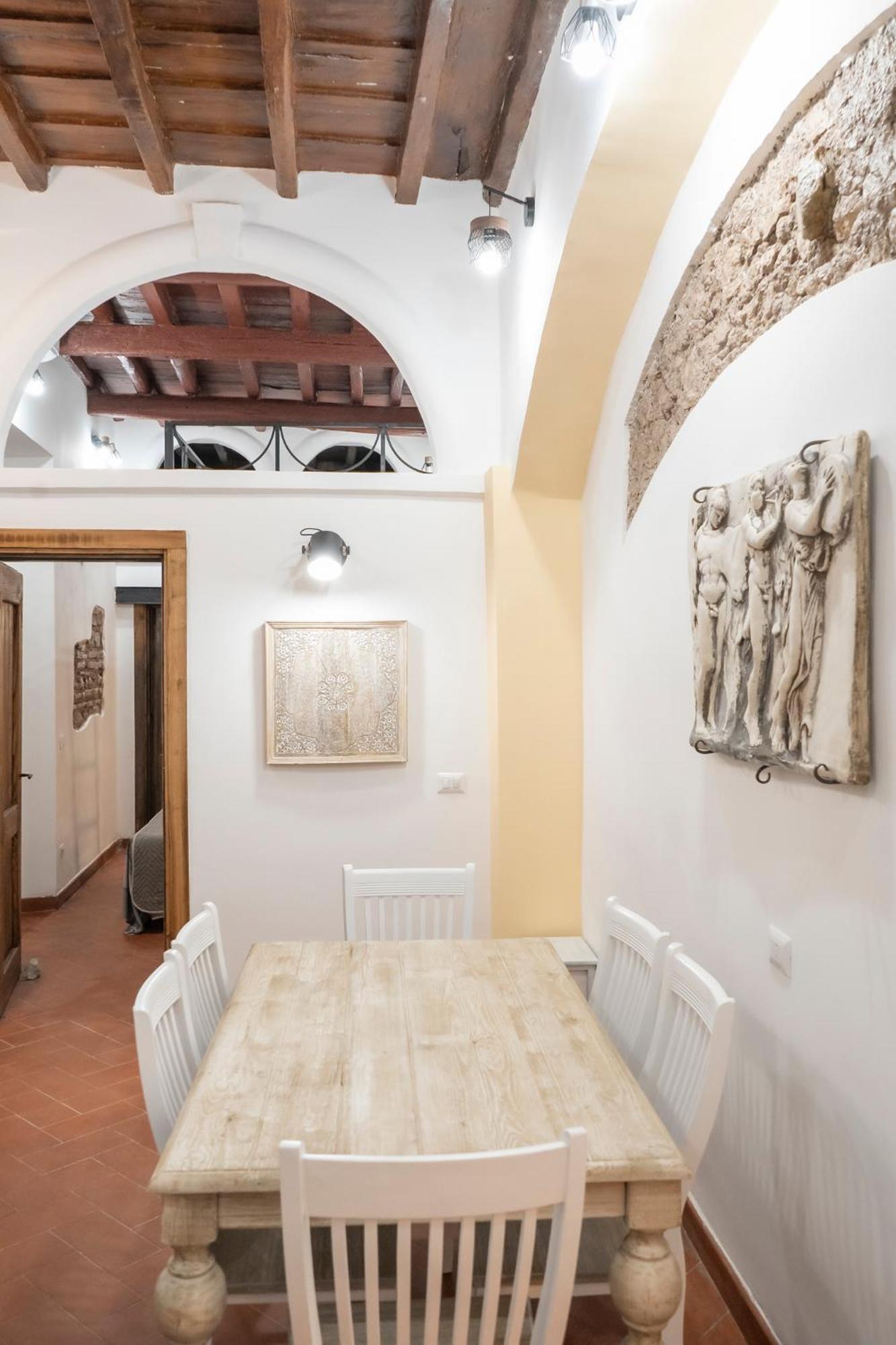 Domus Castle Colosseum - Rione Monti