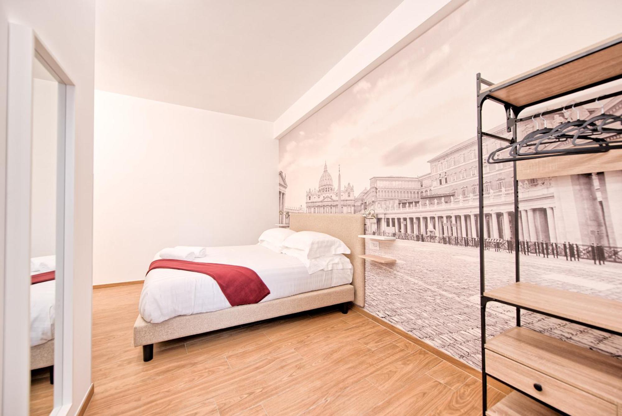 Caesar's Quarters - Private In Guest house Rome