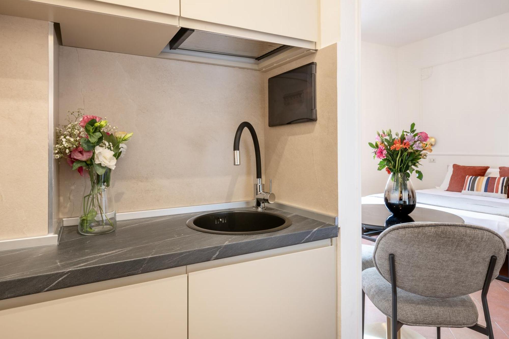 Apartment White Flat Termini *