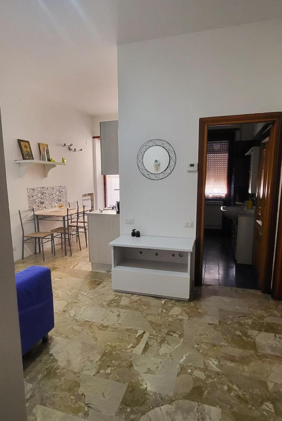 Apartment 3 Sisters House *
