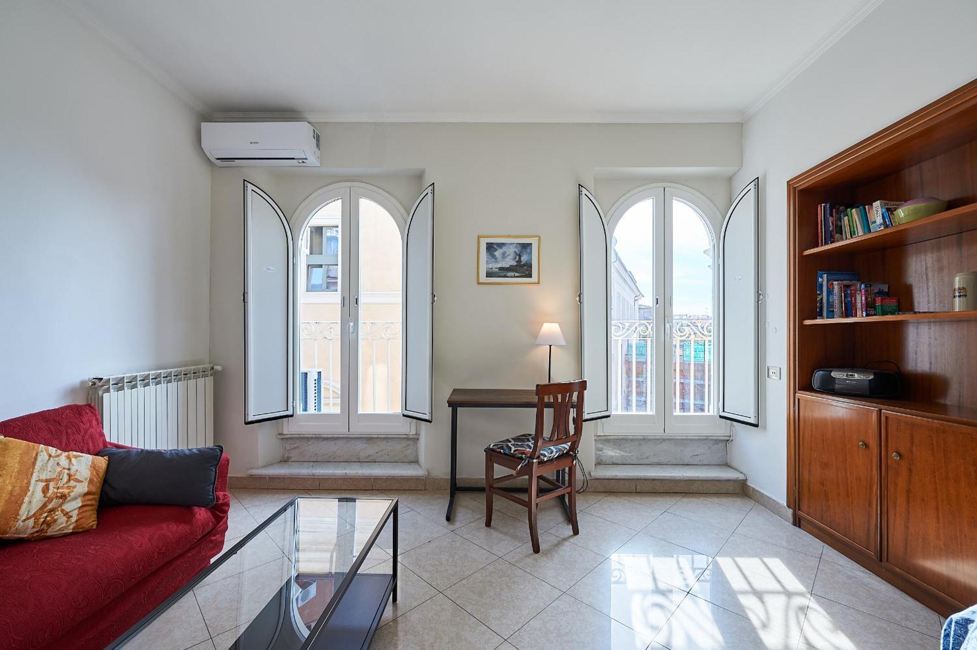 Close To The Spanish Steps, Wifi, Air Cond, 2 Bedrooms