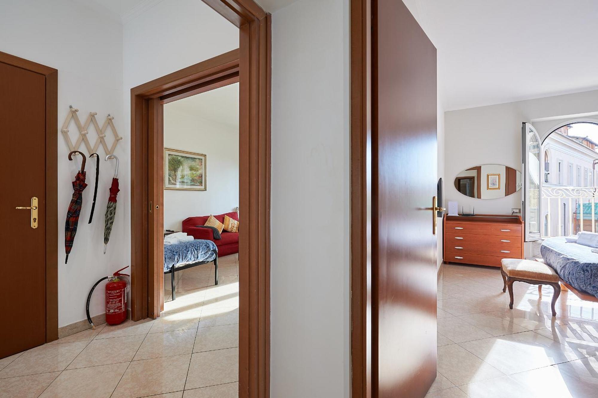 Close To The Spanish Steps, Wifi, Air Cond, 2 Bedrooms Rome