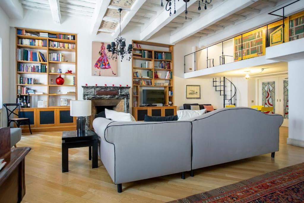 Angi's The New Luxury In Heart Apartment