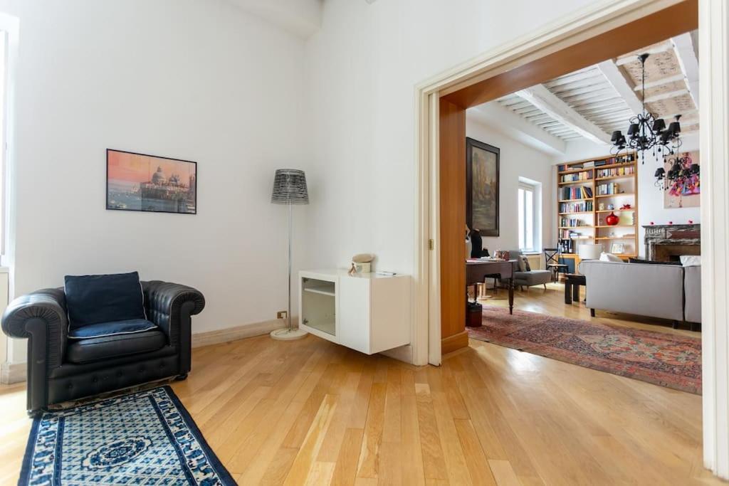 Angi's The New Luxury In Heart Apartment Rome