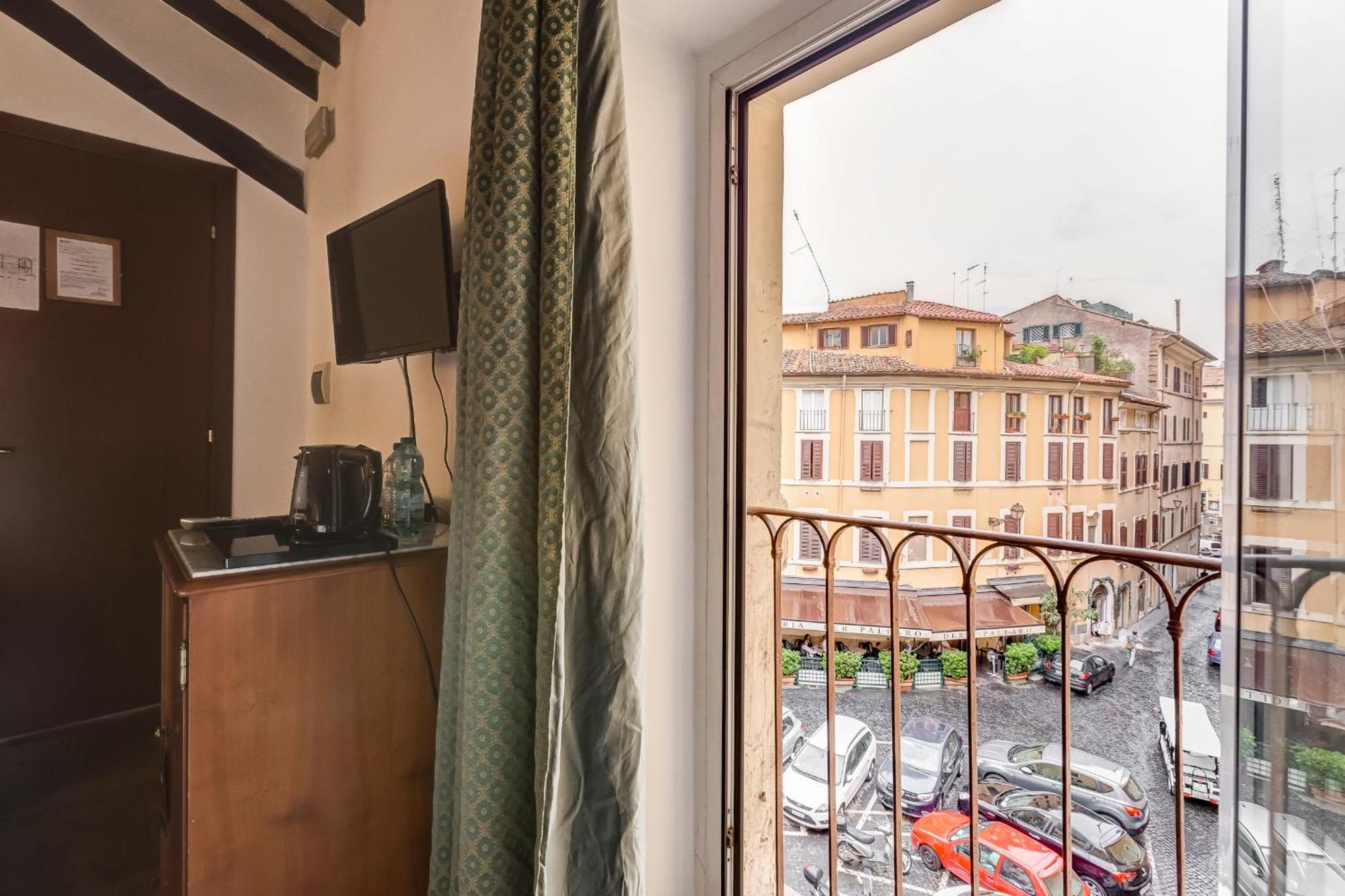 Clod's Pods * Rome