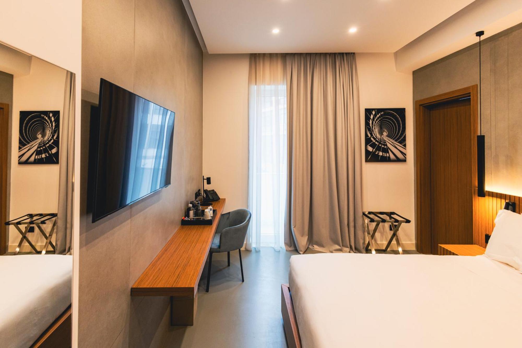 Hotel J Maluni Rome