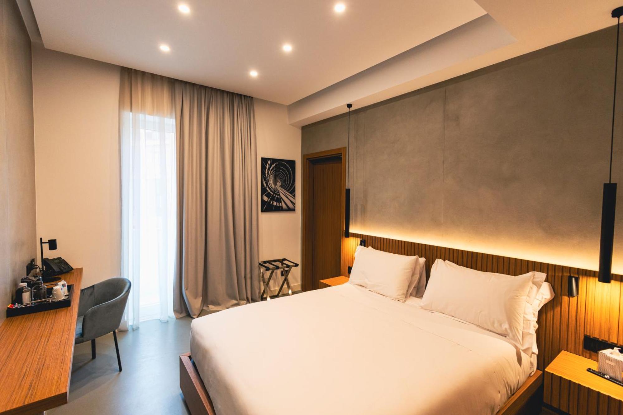 Hotel J Maluni Rome