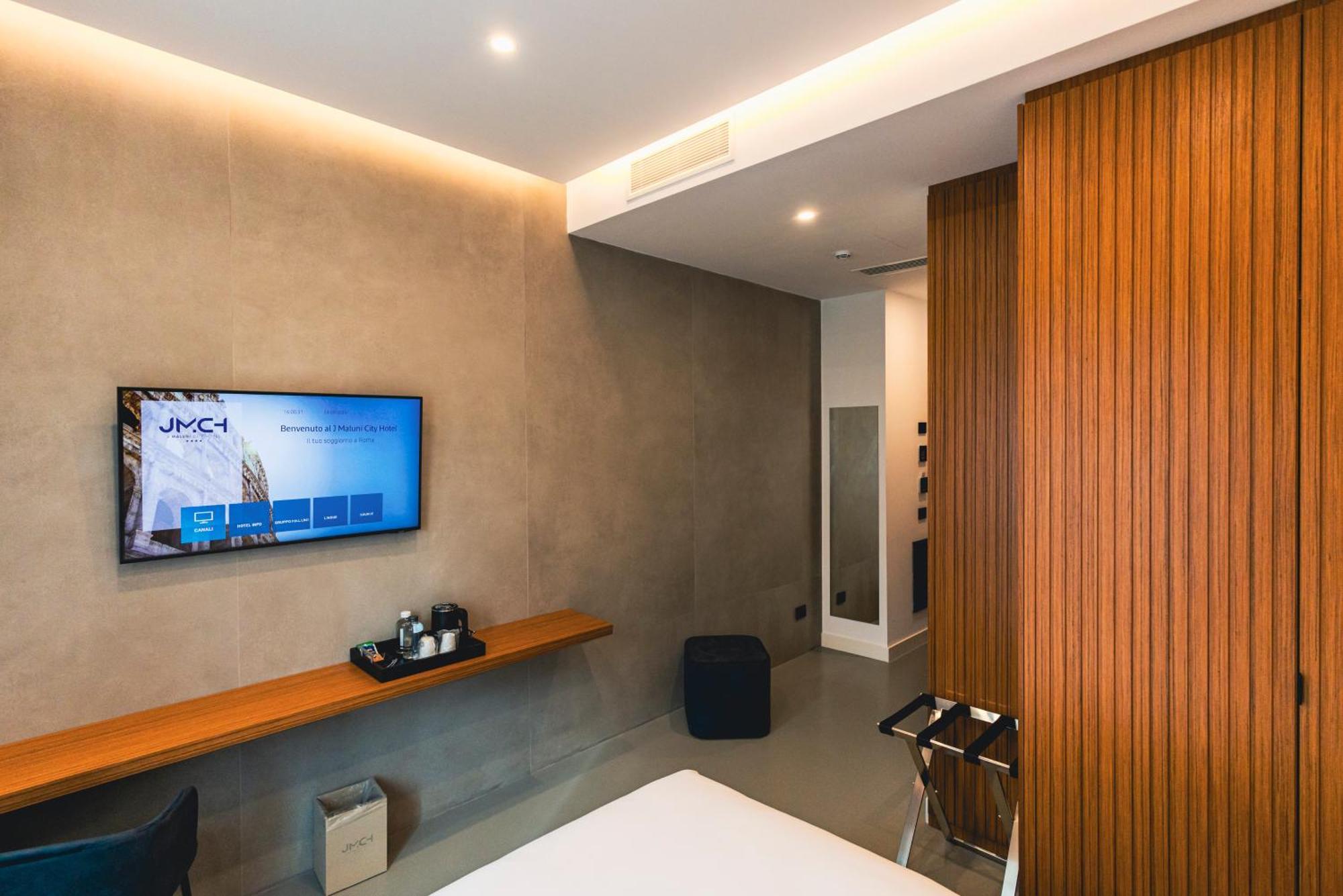 Hotel J Maluni Rome