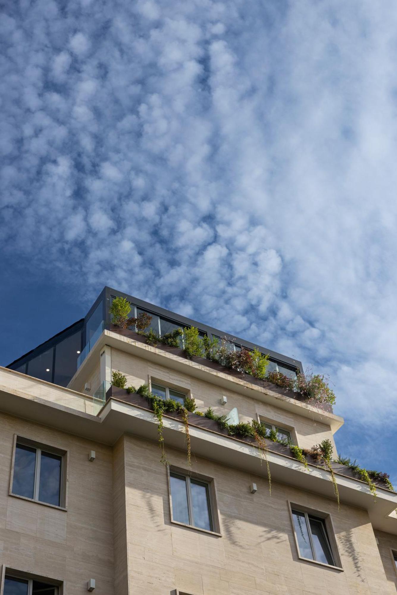 J Maluni Hotel Rome