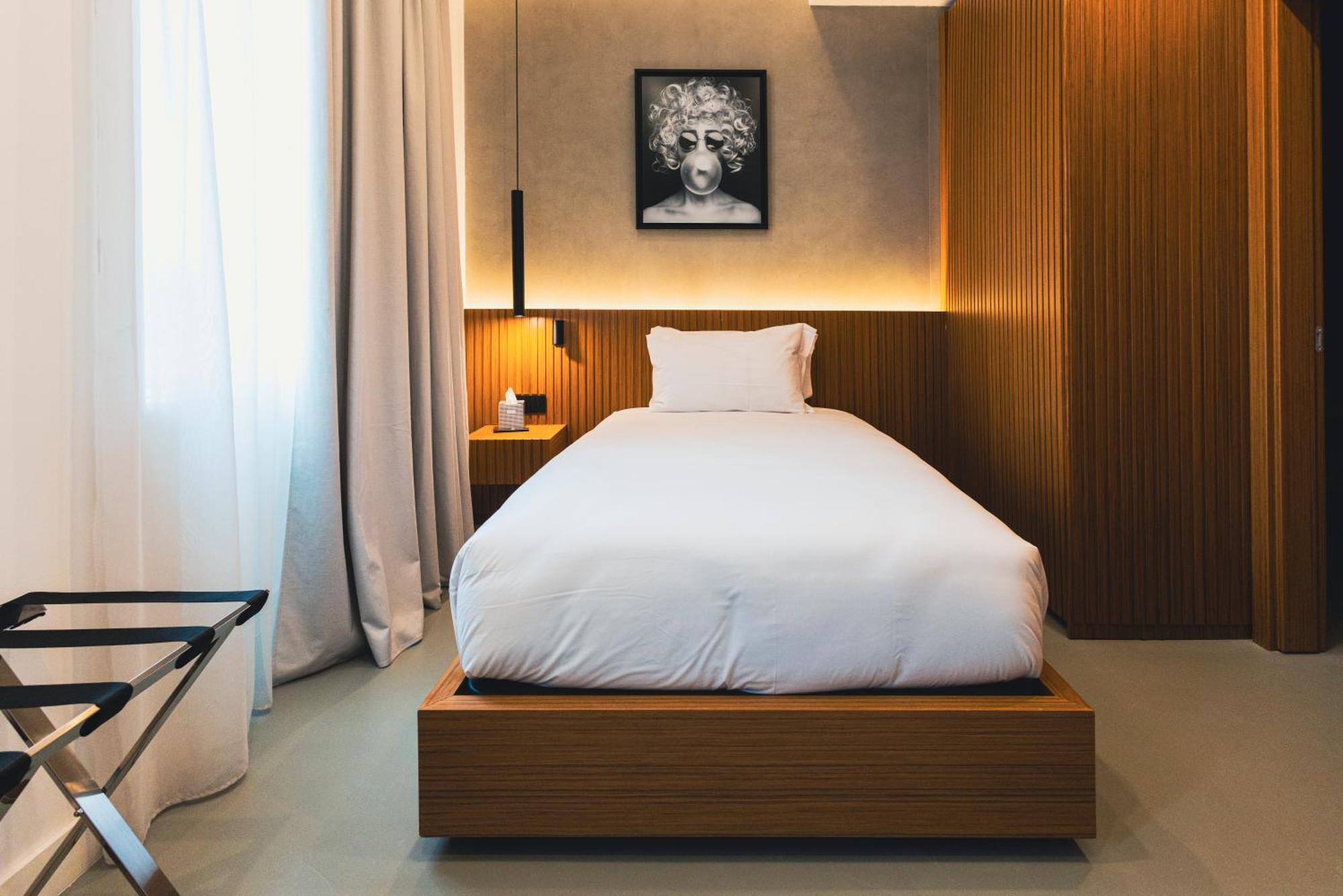 J Maluni Hotel Rome