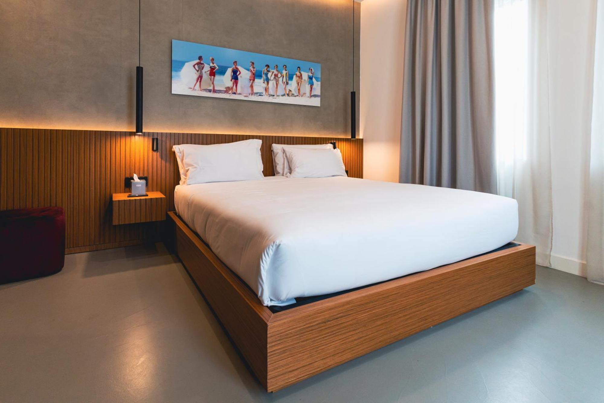 J Maluni 4* Rome