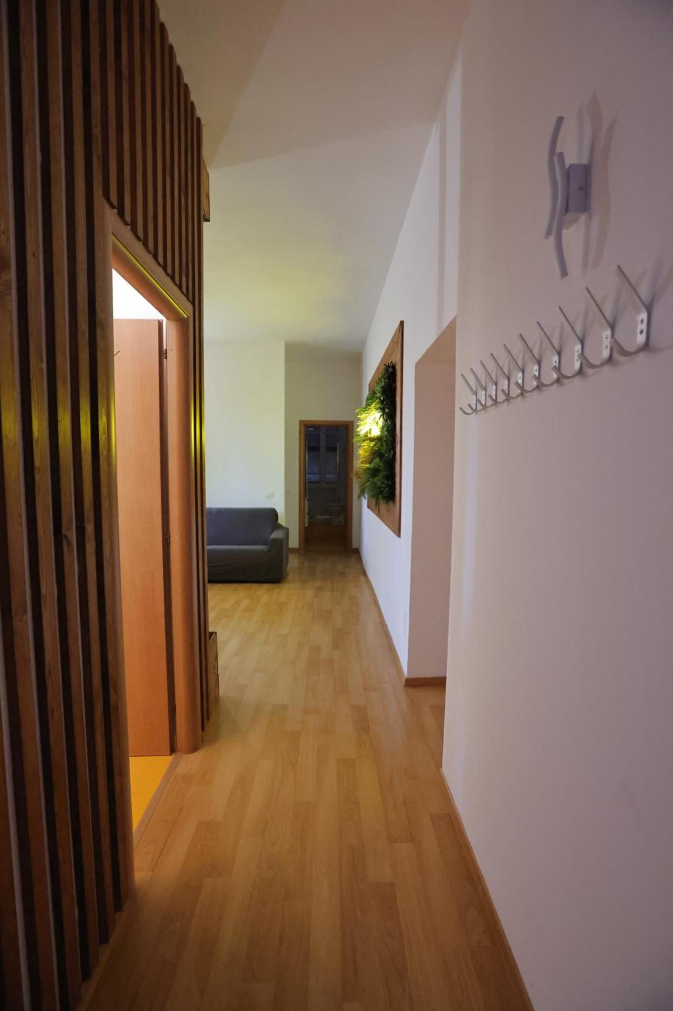 The Holy Apartamento *