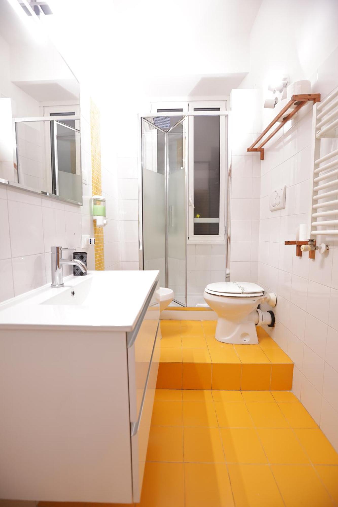 The Holy Apartamento *