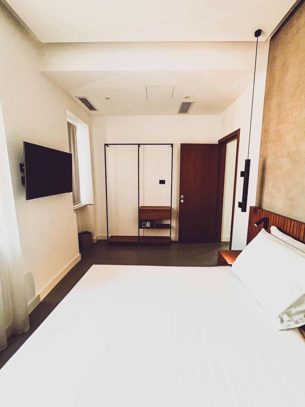 Hotel J Maluni Rome