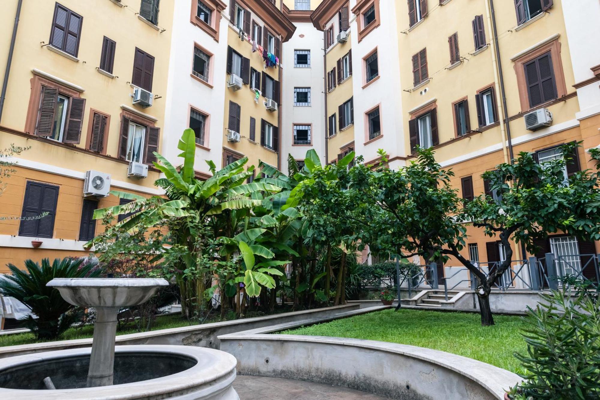 Apartamento Suitte In San Giovanni Near Basilica - - Roma