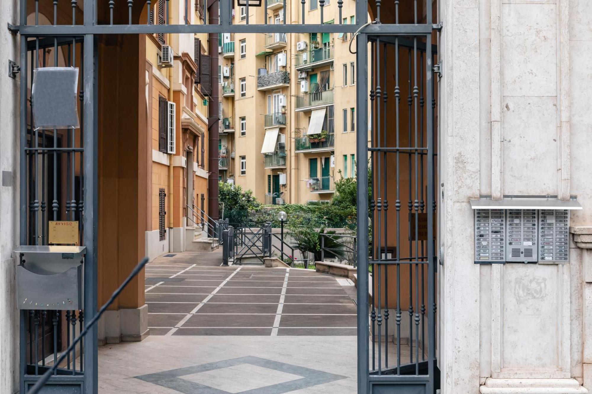 Suitte In San Giovanni Near Basilica - - Apartamento *