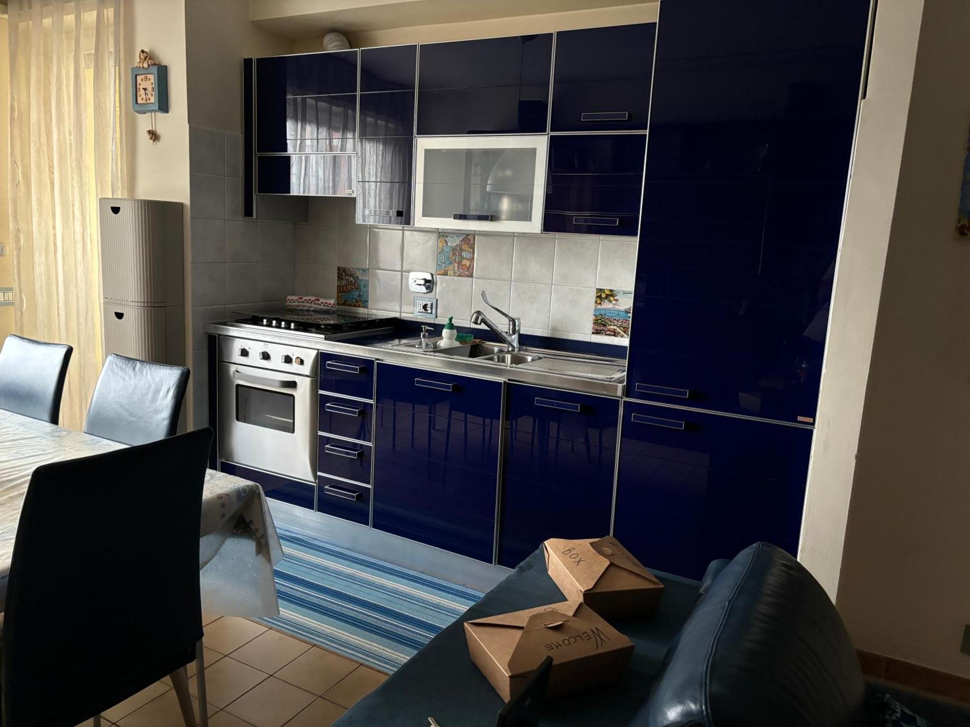 Grelly's House - In - 50 Meters From The Metro Apartment *
