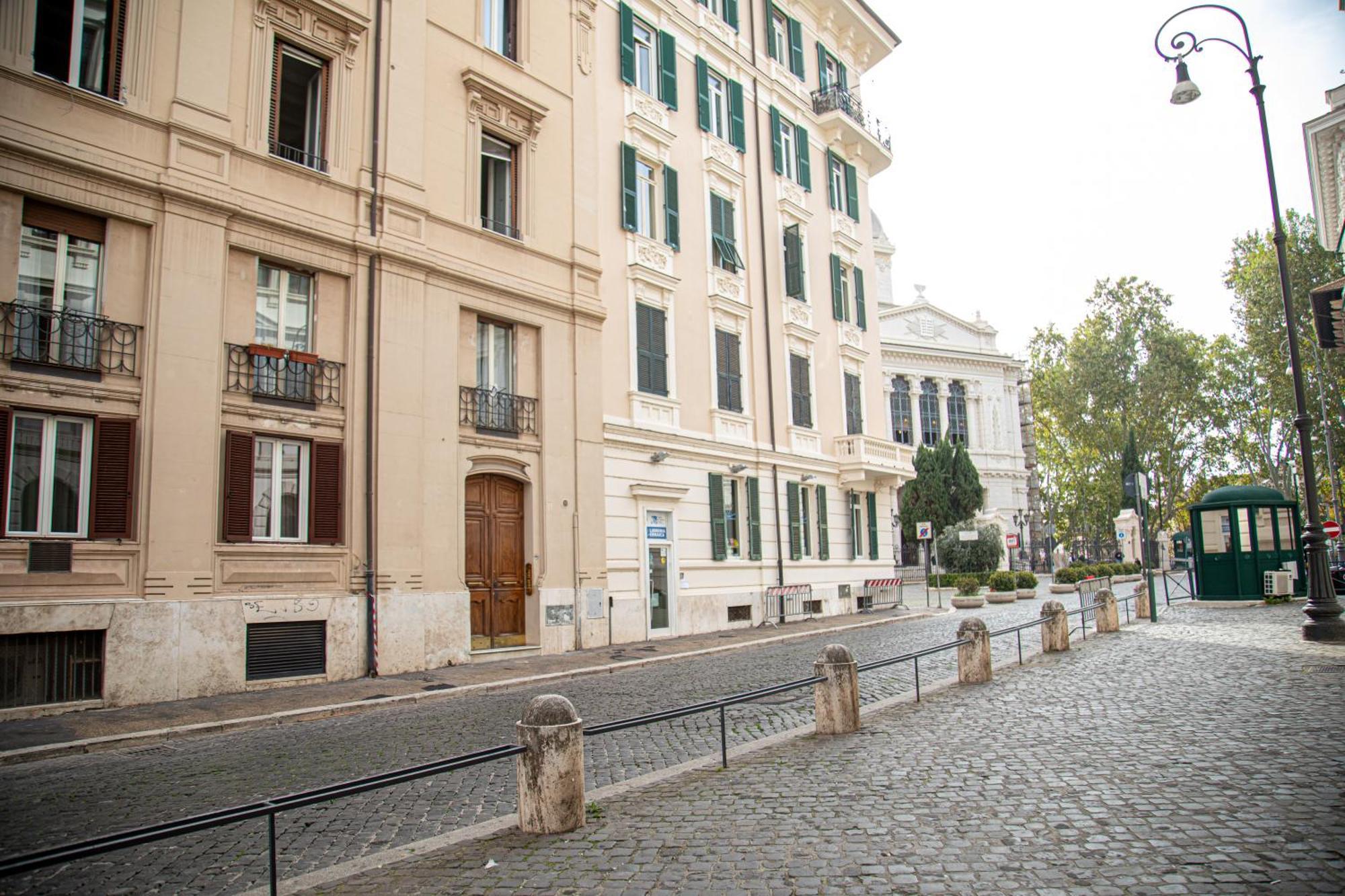 Roxy Luxury House Bed & Breakfast Rome