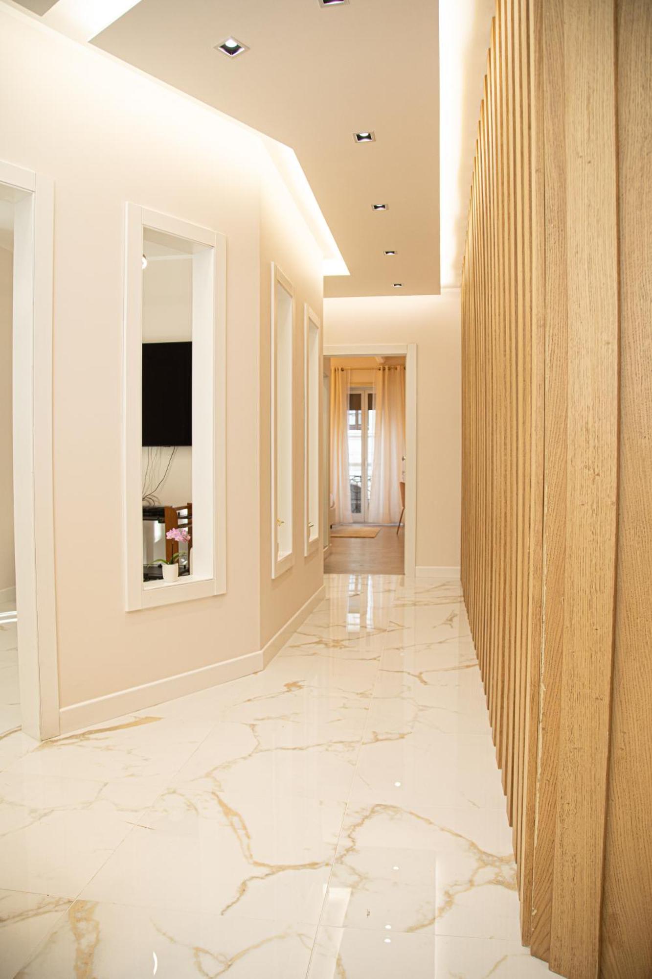 Roxy Luxury House Couette-café