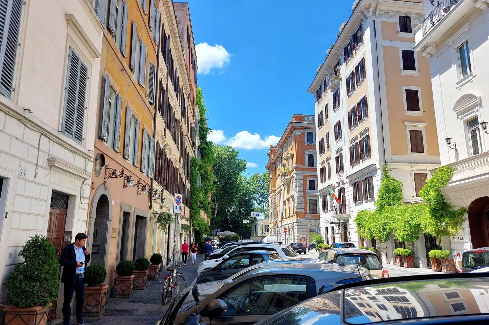 Classic Next To Popolo Square Apartment Rome