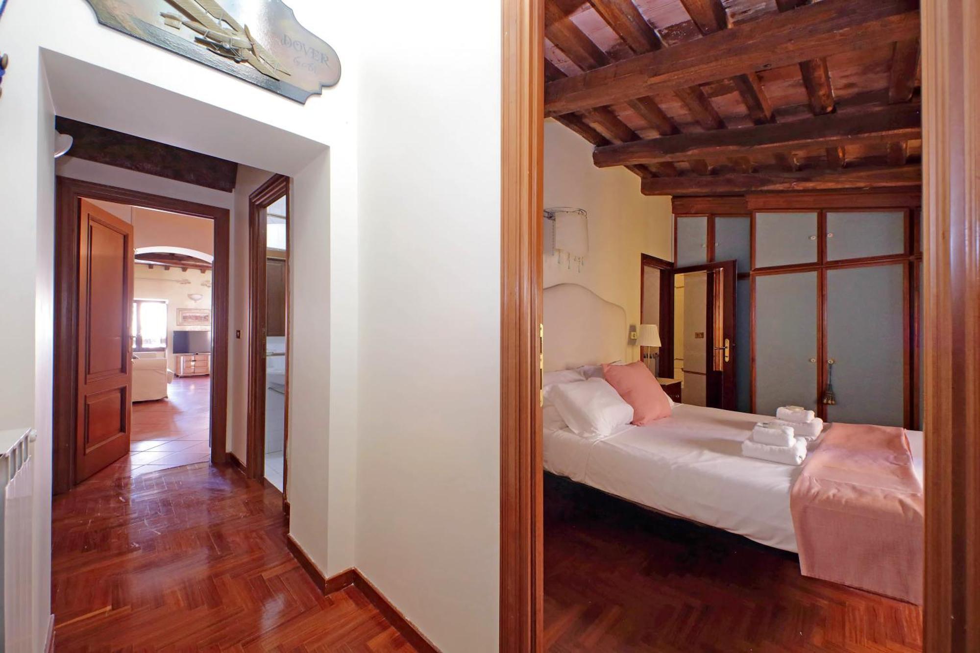 Classic Next To Popolo Square Apartment Rome