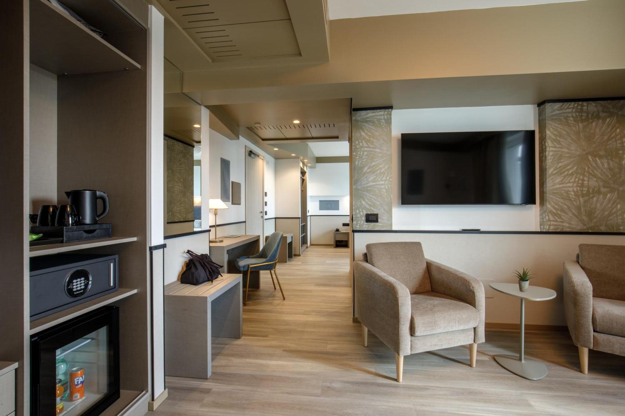 Domidea Hotel 4*