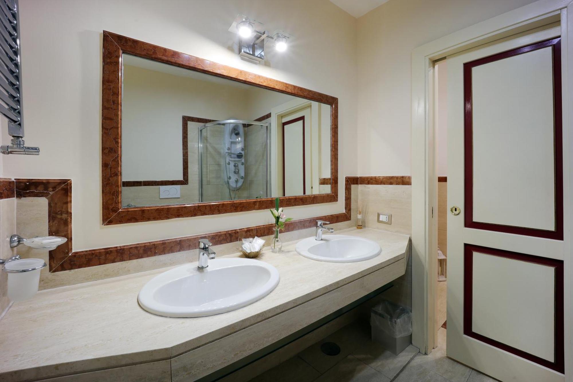 Appartamento Nsm 71viadelcorso Con Terrazzo