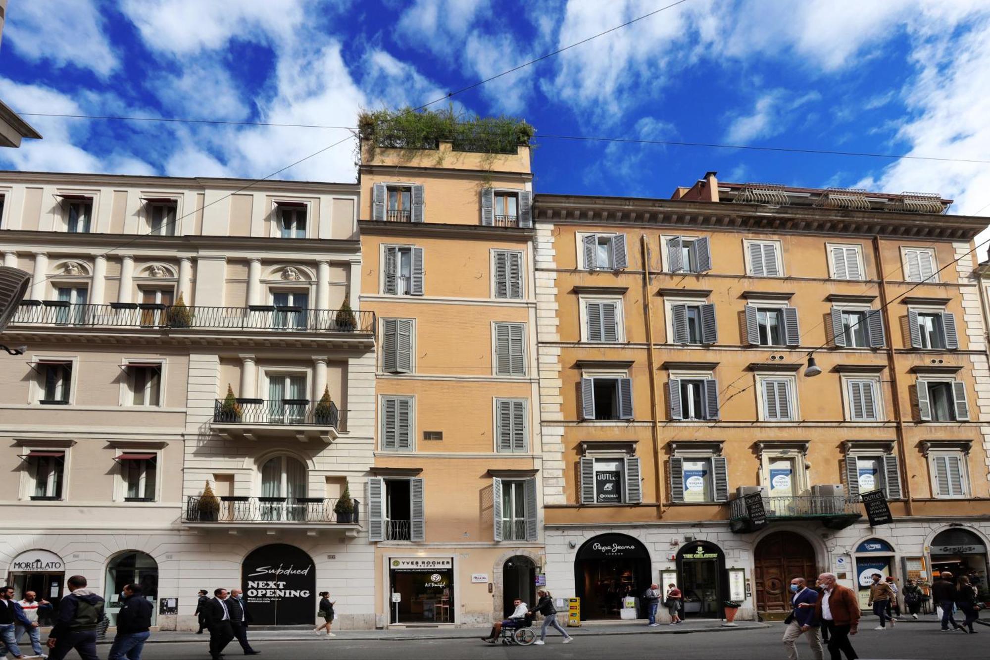 Nsm 71viadelcorso Con Terrazzo Roma