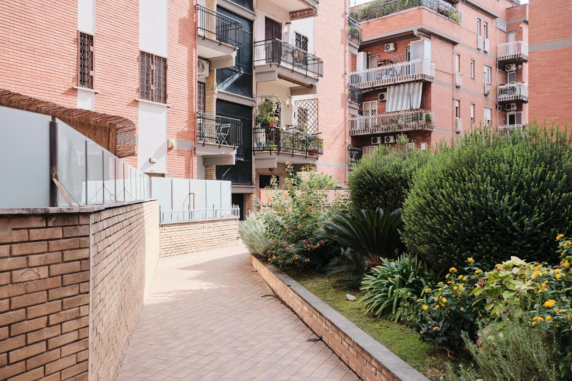 Parcheggio Gratuito, Wi-fi -netflix & Ac Appartamento Roma