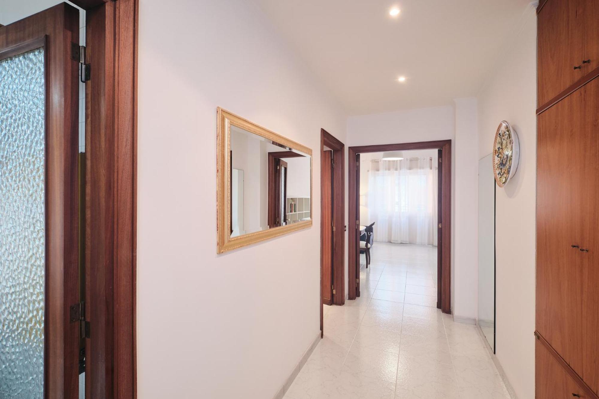 Appartamento Parcheggio Gratuito, Wi-fi -netflix & Ac