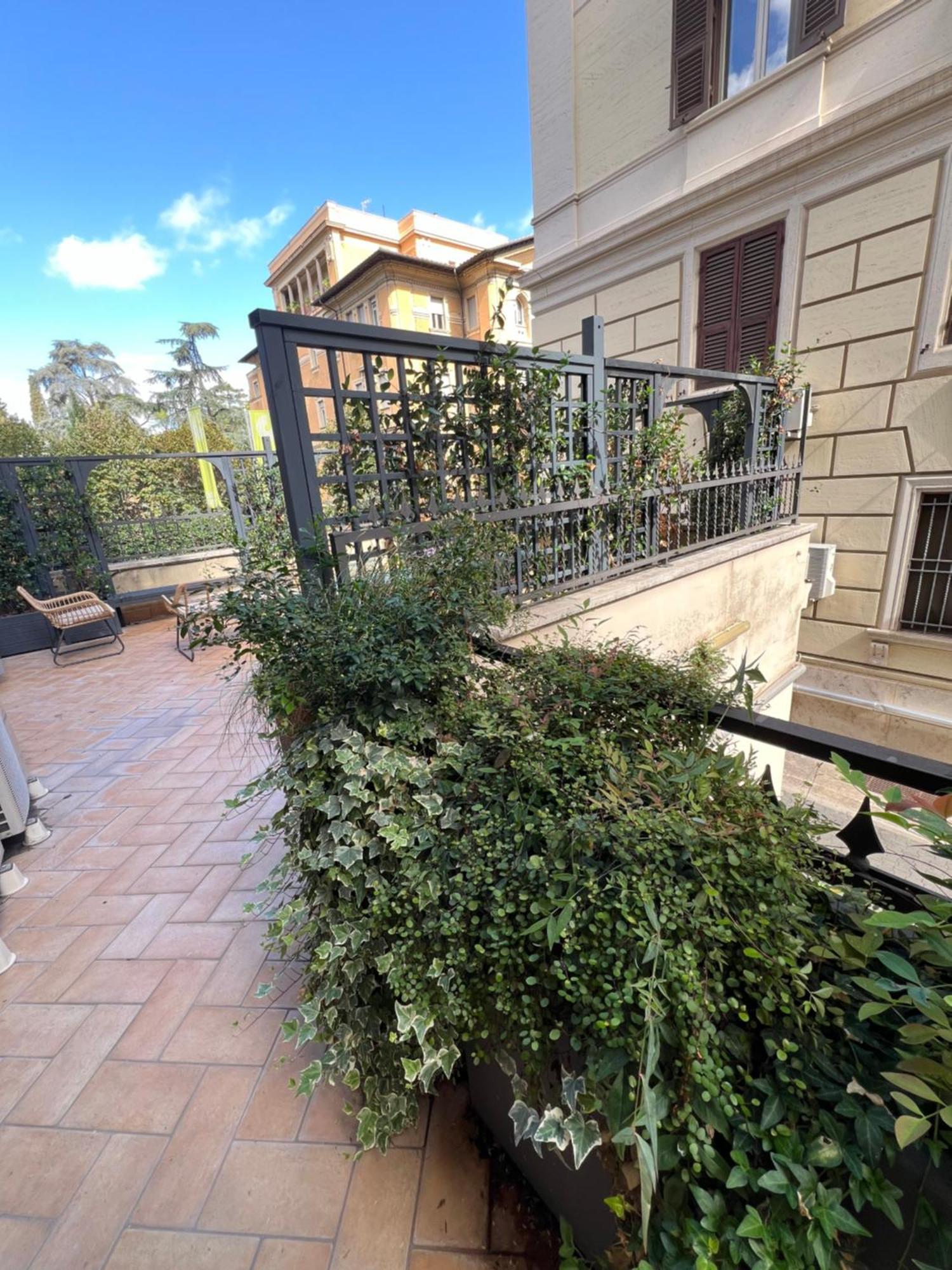 Savoia Design With Terrace - Center Apartment *