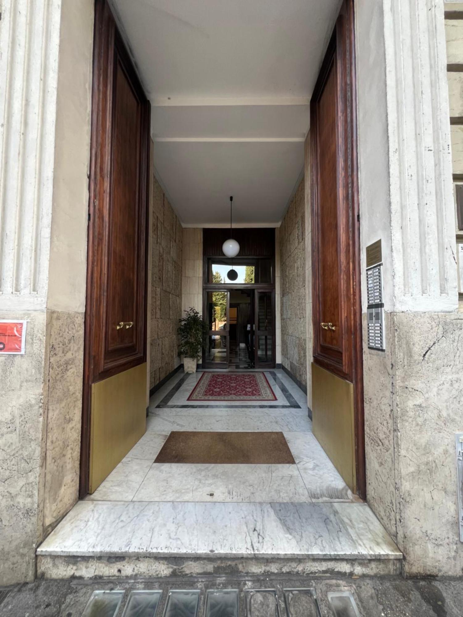 Savoia Design With Terrace - Center *