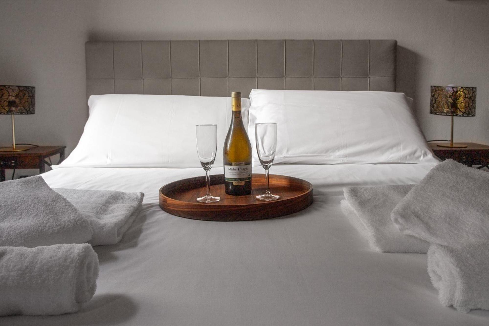 Imperial House San Calisto 7 *