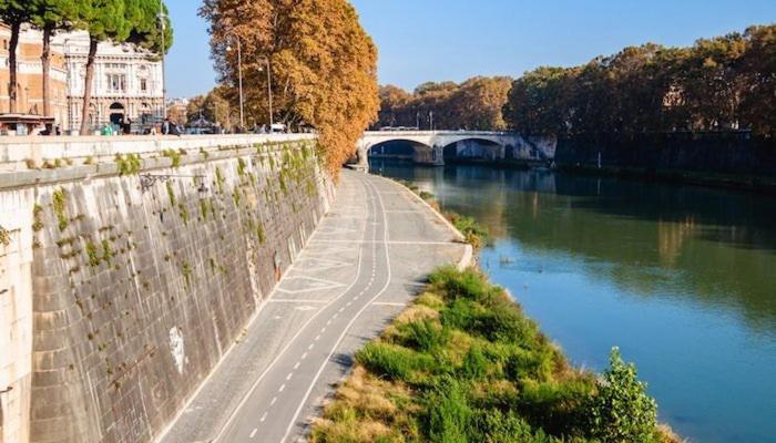 Double Next To Lungotevere * Rome