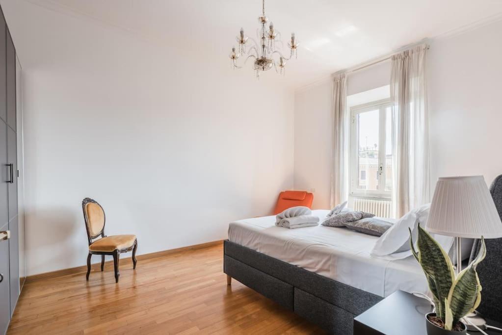 Charme E Lusso A San Pietro Apartment