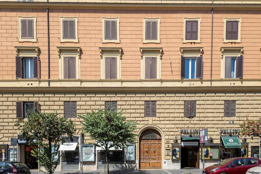 Charme E Lusso A San Pietro Roma