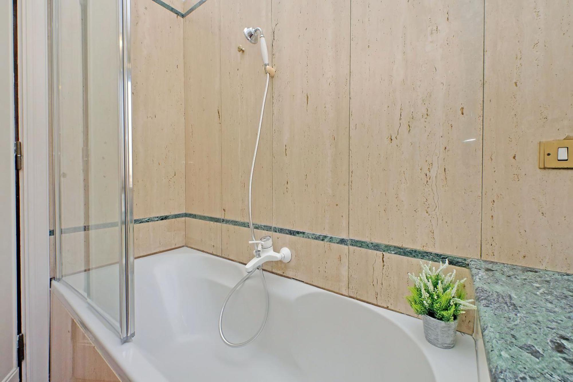 4bnb - Spacious Gracchi Appartement *