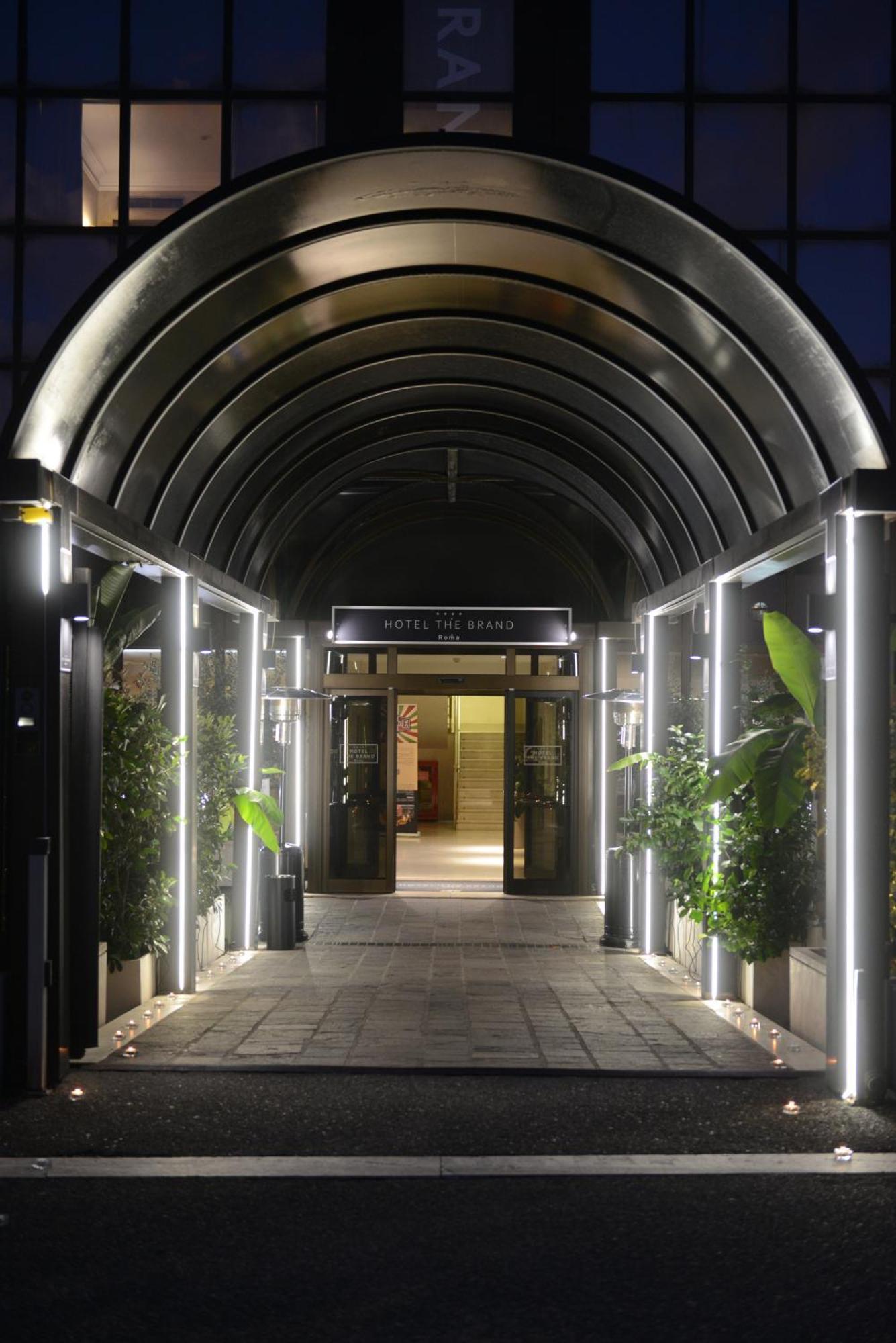 Hotel The Brand 4*
