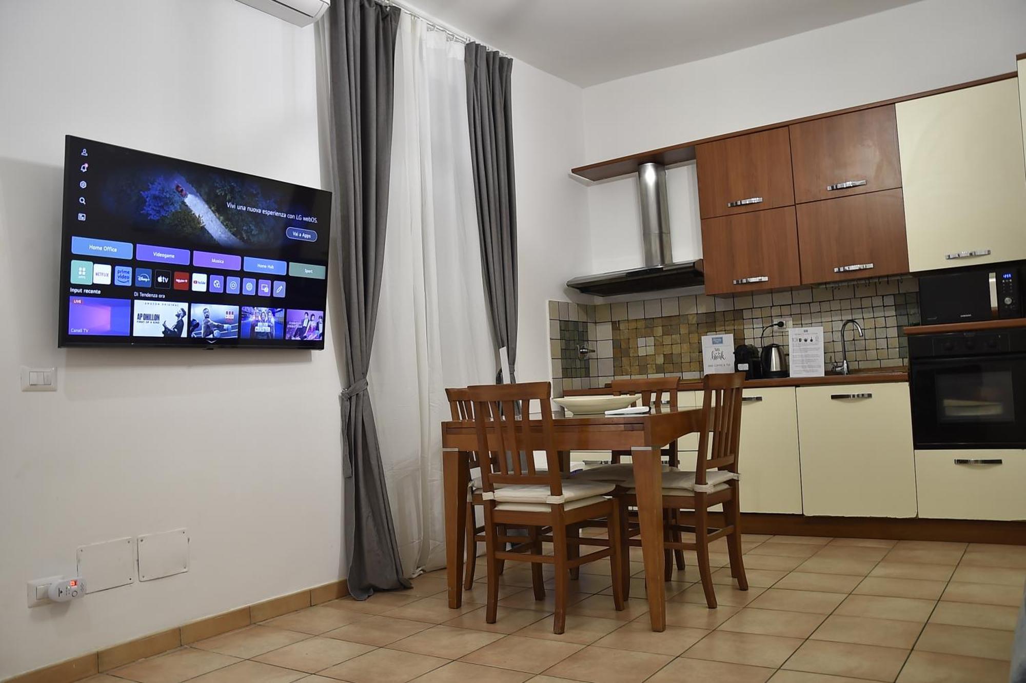 Chic Cattolica Gemelli Apartment *