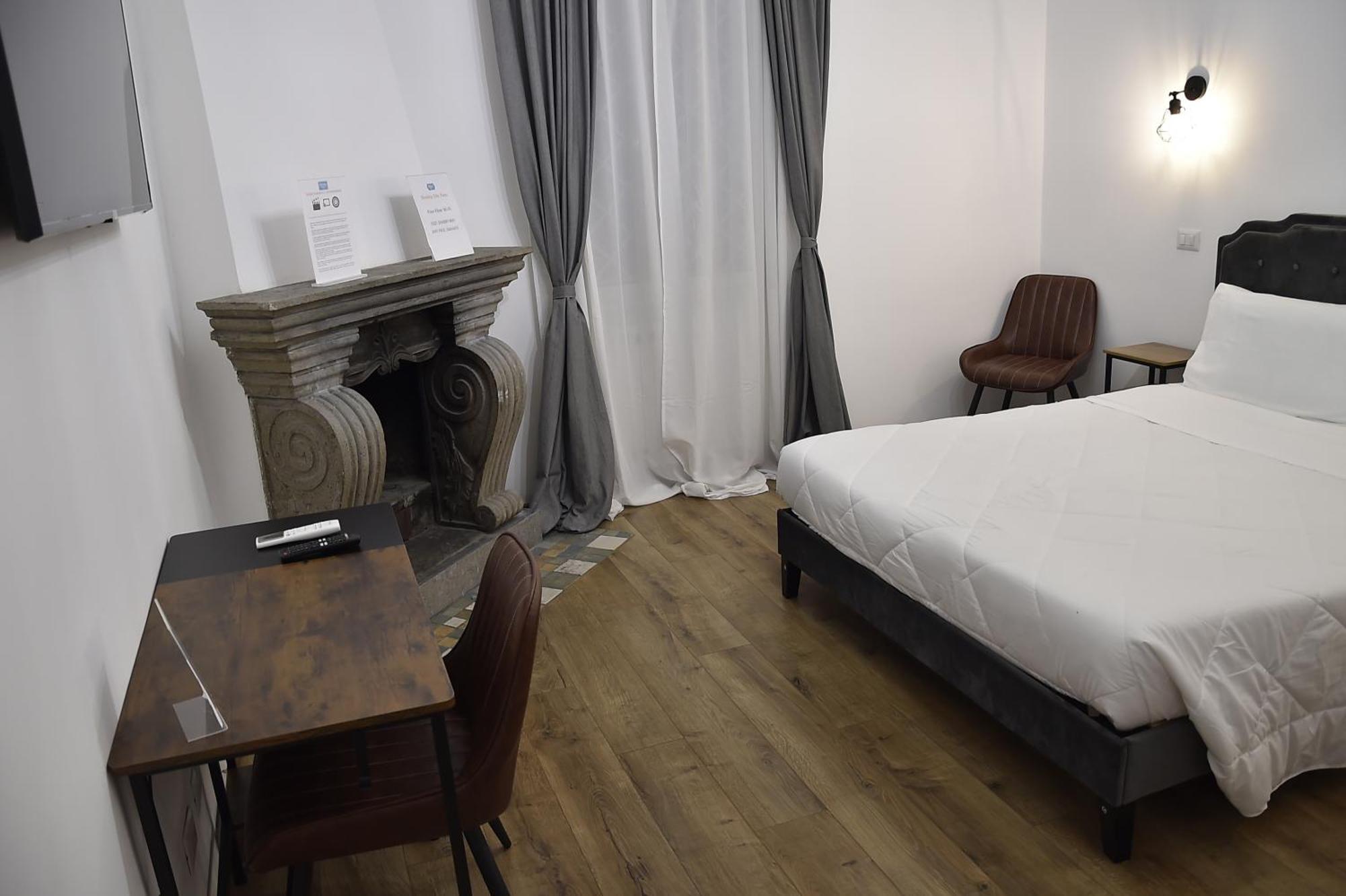 Chic Cattolica Gemelli Rome