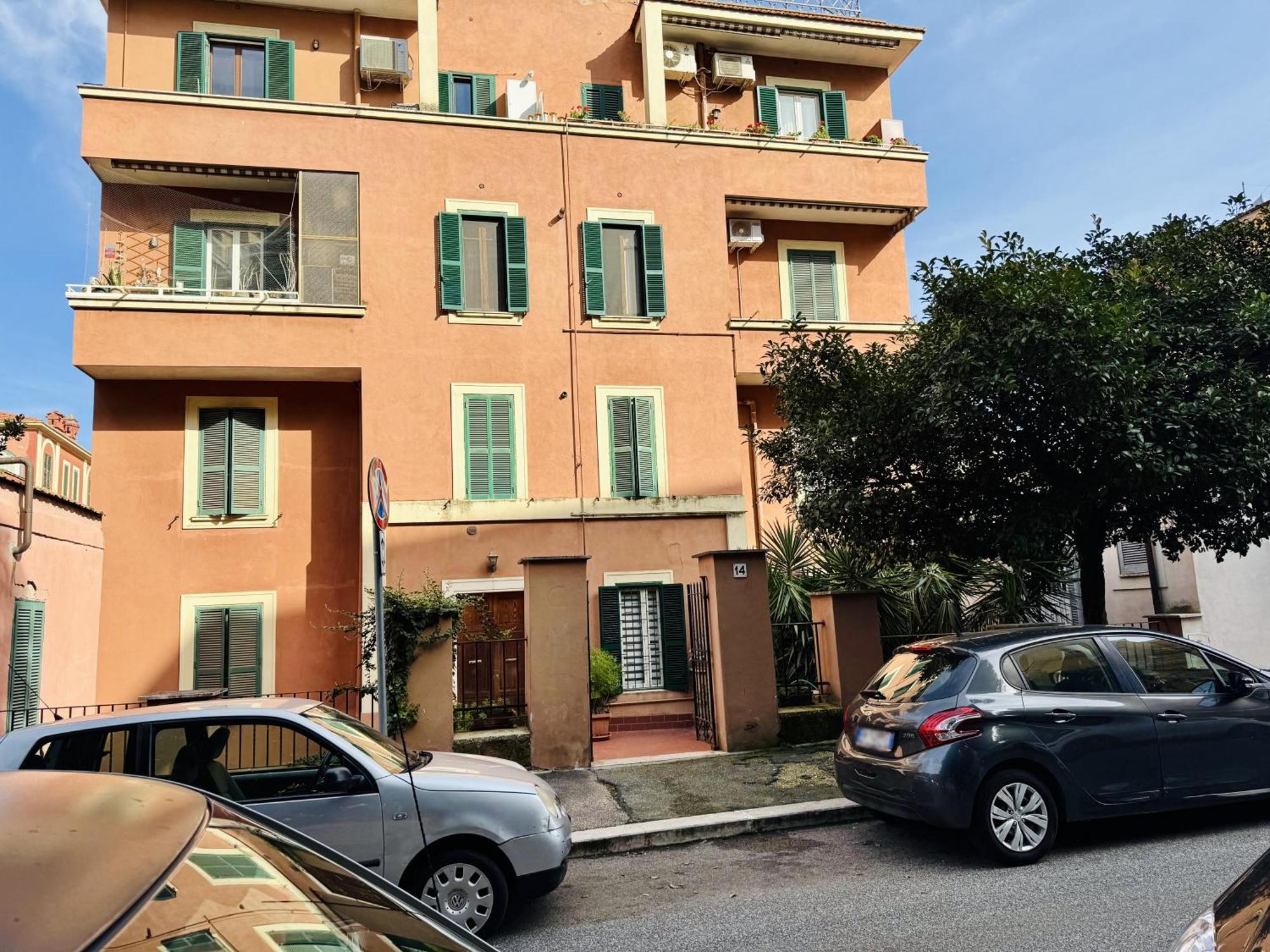 Trastevere Hill Colosseum Apartment *