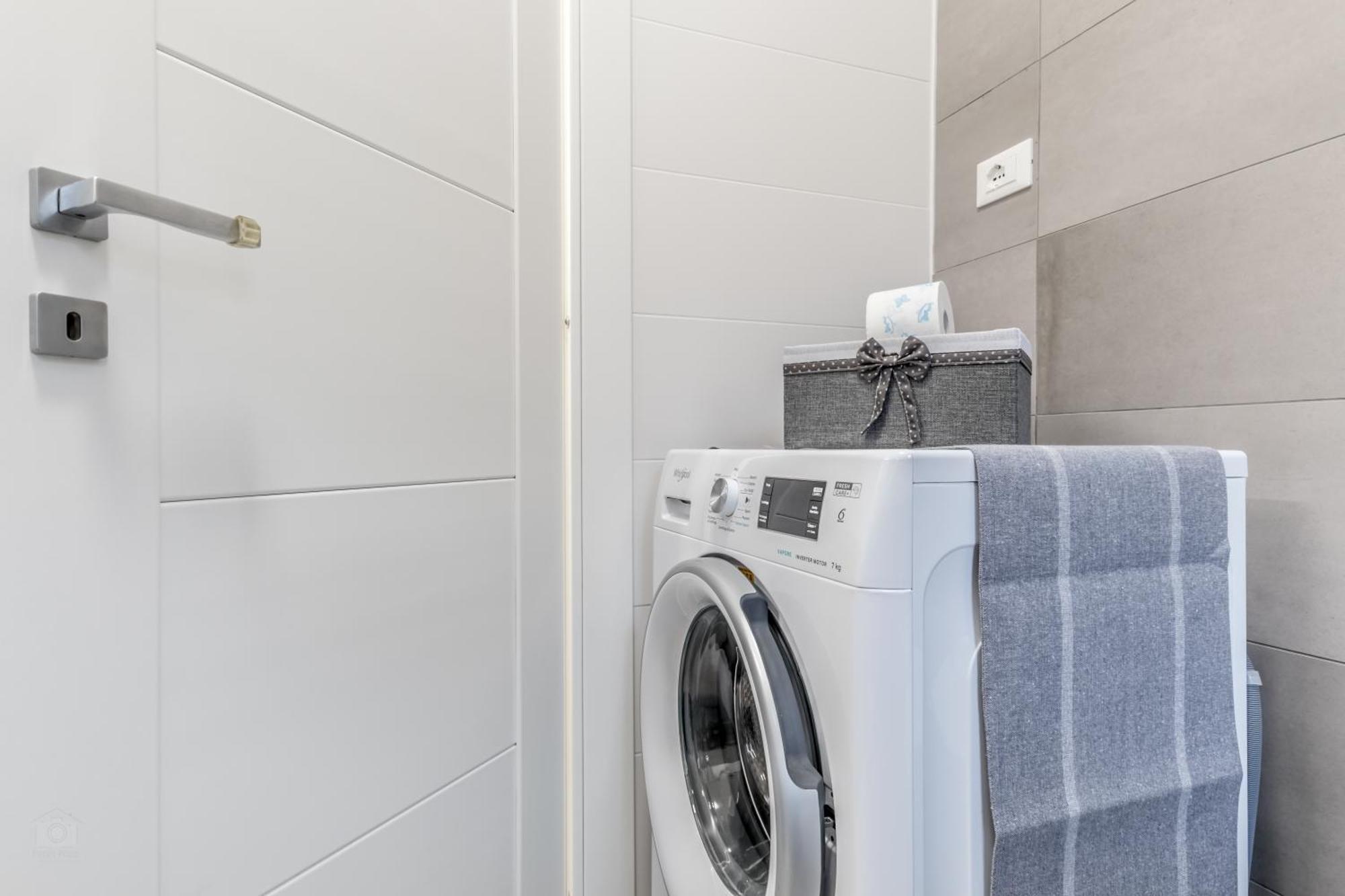 White Living R-home Apartment Rome
